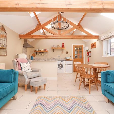 Вилла The Stables Driffield Экстерьер фото